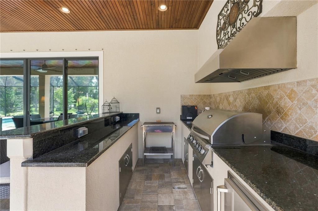 For Sale: $2,699,000 (5 beds, 6 baths, 5670 Square Feet)