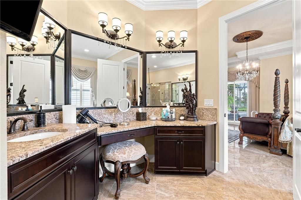 For Sale: $2,699,000 (5 beds, 6 baths, 5670 Square Feet)