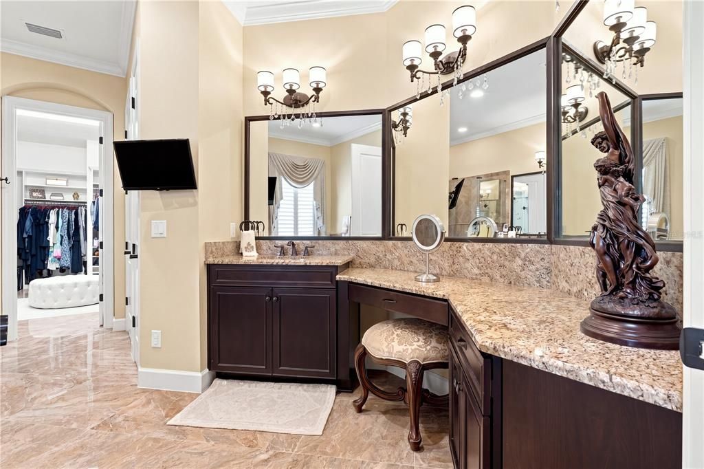 For Sale: $2,699,000 (5 beds, 6 baths, 5670 Square Feet)