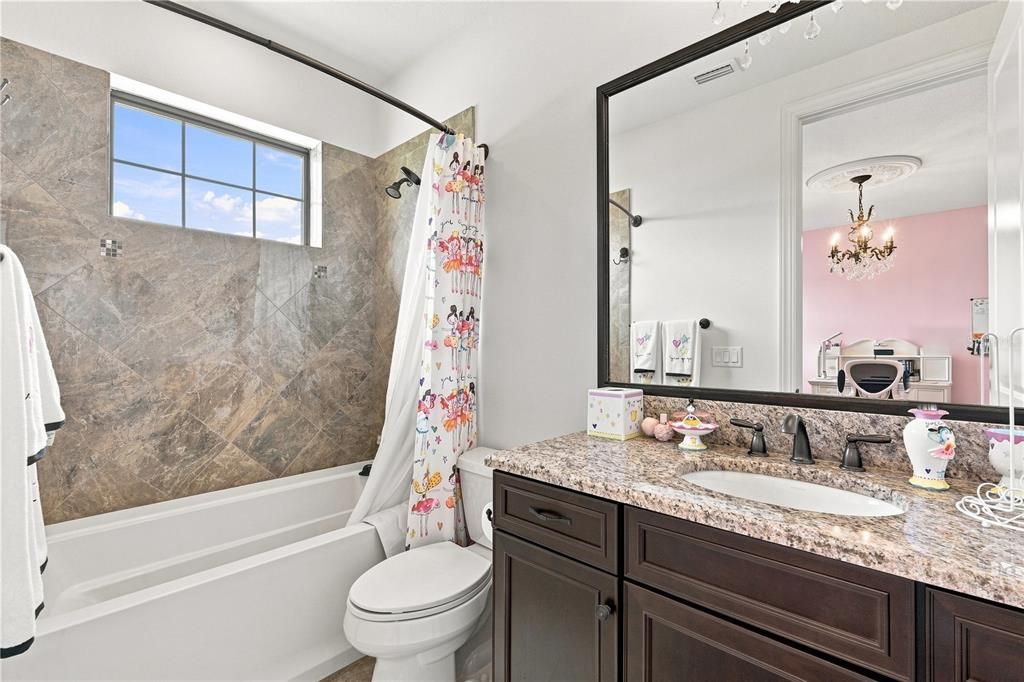 For Sale: $2,699,000 (5 beds, 6 baths, 5670 Square Feet)