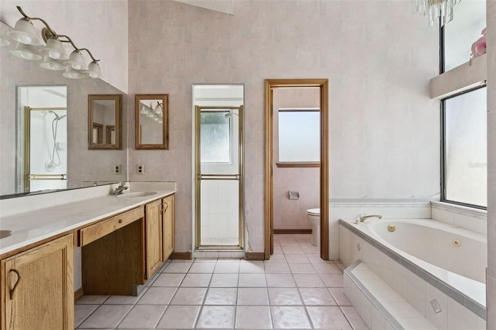 На продажу: $330,000 (3 спален, 2 ванн, 2099 Квадратных фут)