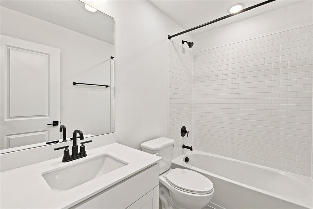 En Venta: $494,990 (4 camas, 3 baños, 2025 Pies cuadrados)