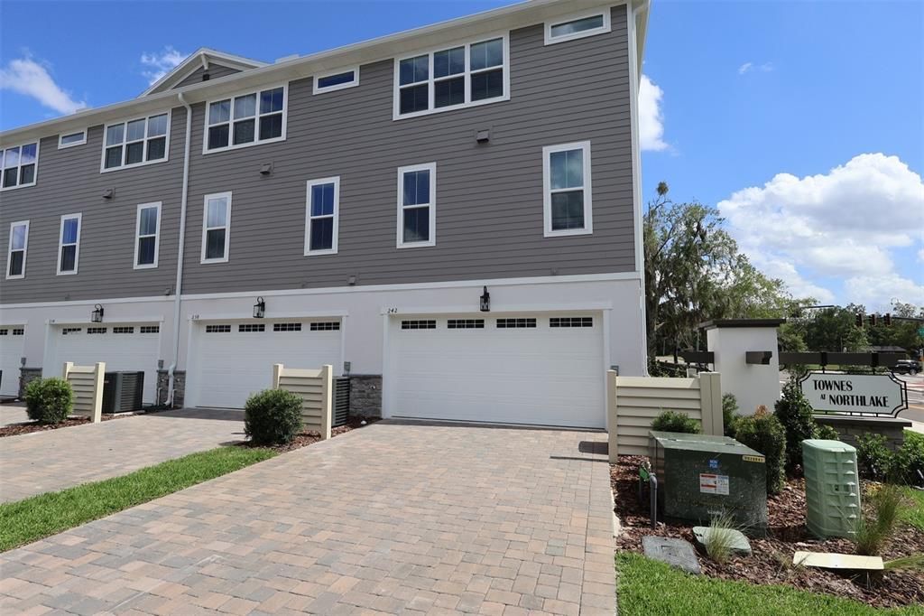 En Venta: $494,990 (4 camas, 3 baños, 2025 Pies cuadrados)