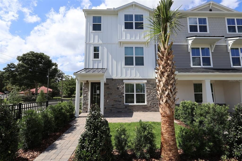 En Venta: $494,990 (4 camas, 3 baños, 2025 Pies cuadrados)