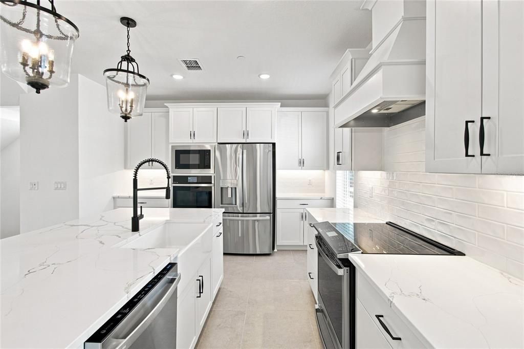En Venta: $494,990 (4 camas, 3 baños, 2025 Pies cuadrados)