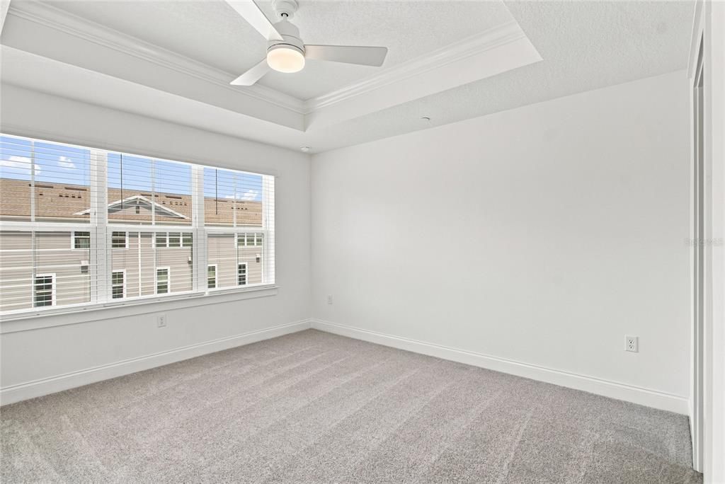 En Venta: $494,990 (4 camas, 3 baños, 2025 Pies cuadrados)
