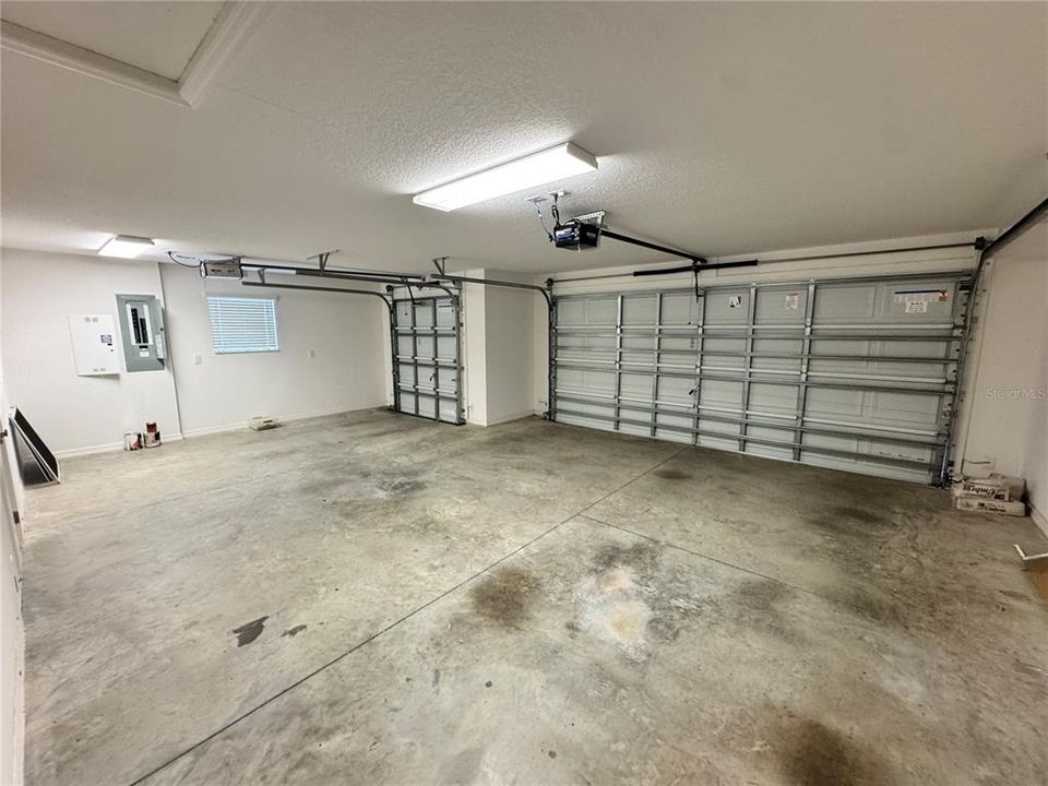 For Rent: $2,600 (3 beds, 2 baths, 1827 Square Feet)