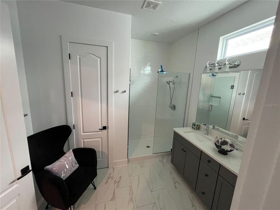 В аренду: $3,200 (3 спален, 2 ванн, 1642 Квадратных фут)