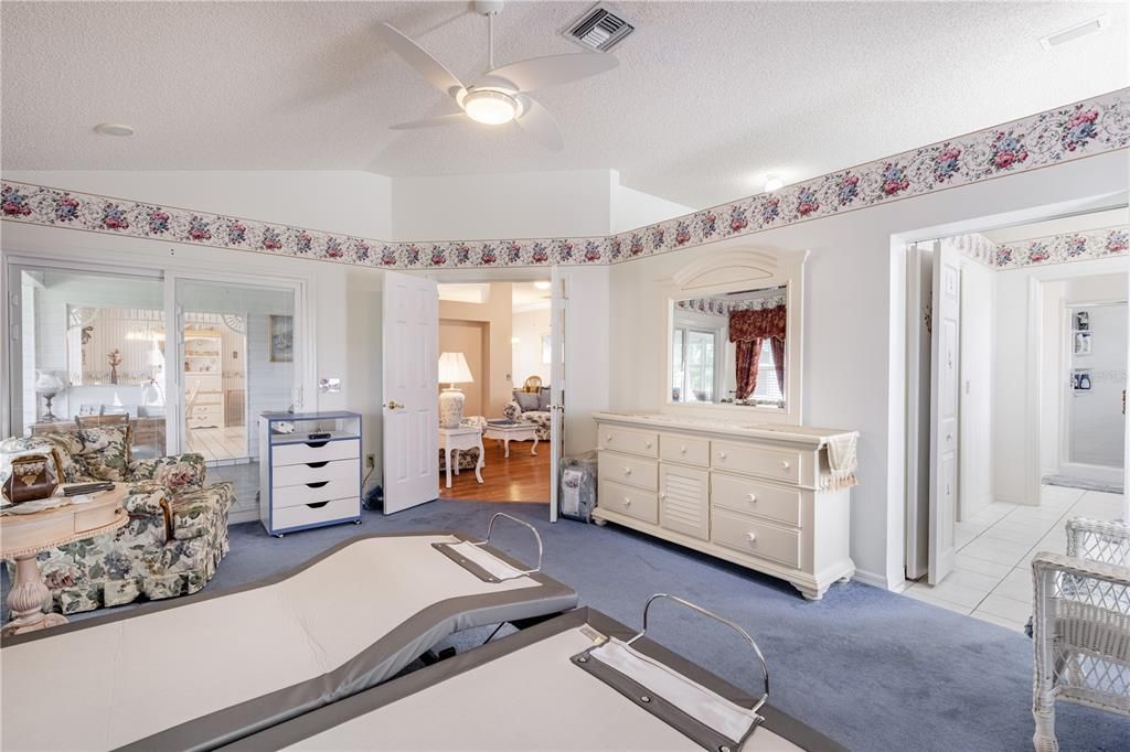 For Sale: $339,000 (2 beds, 2 baths, 1806 Square Feet)