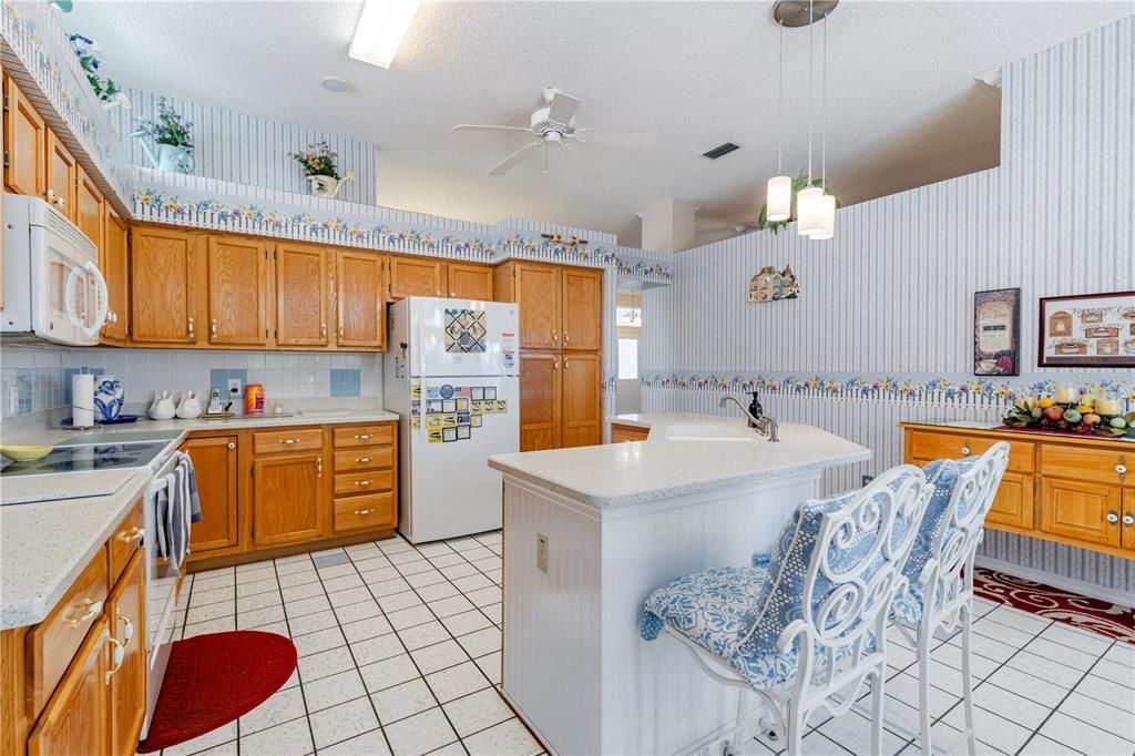 For Sale: $339,000 (2 beds, 2 baths, 1806 Square Feet)
