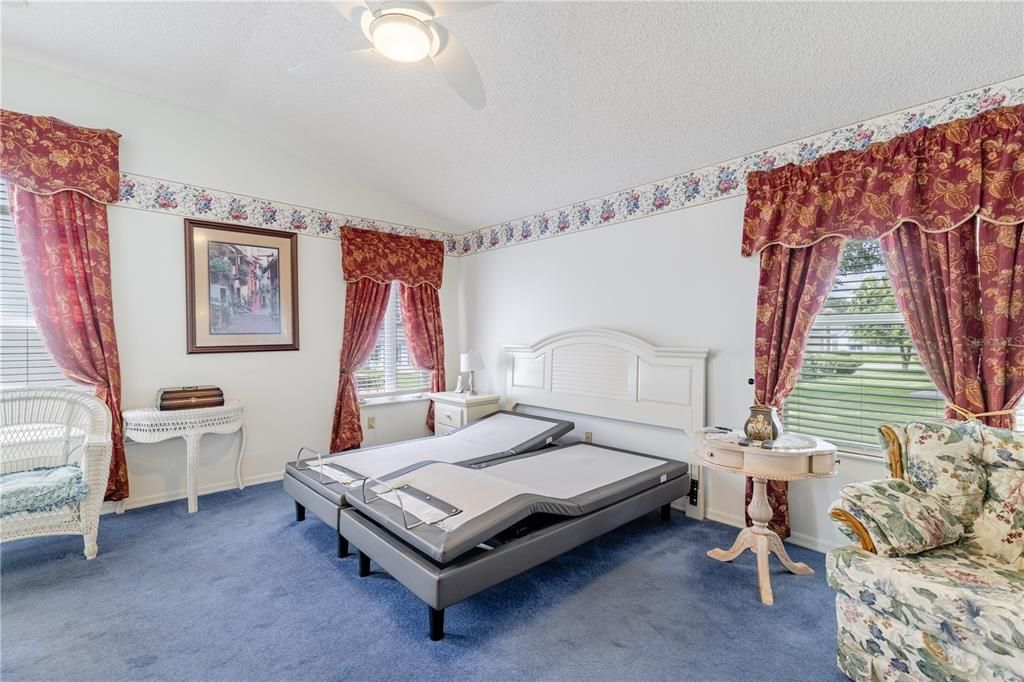 For Sale: $339,000 (2 beds, 2 baths, 1806 Square Feet)