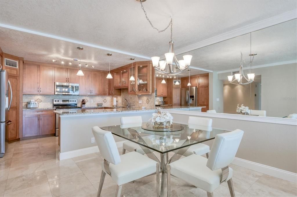 Activo con contrato: $785,000 (2 camas, 2 baños, 1326 Pies cuadrados)