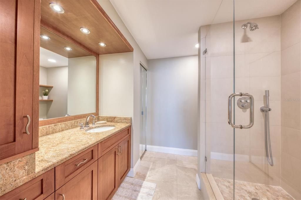 Activo con contrato: $785,000 (2 camas, 2 baños, 1326 Pies cuadrados)