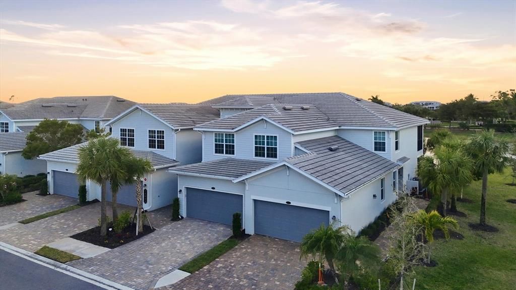 For Sale: $475,000 (3 beds, 2 baths, 2222 Square Feet)