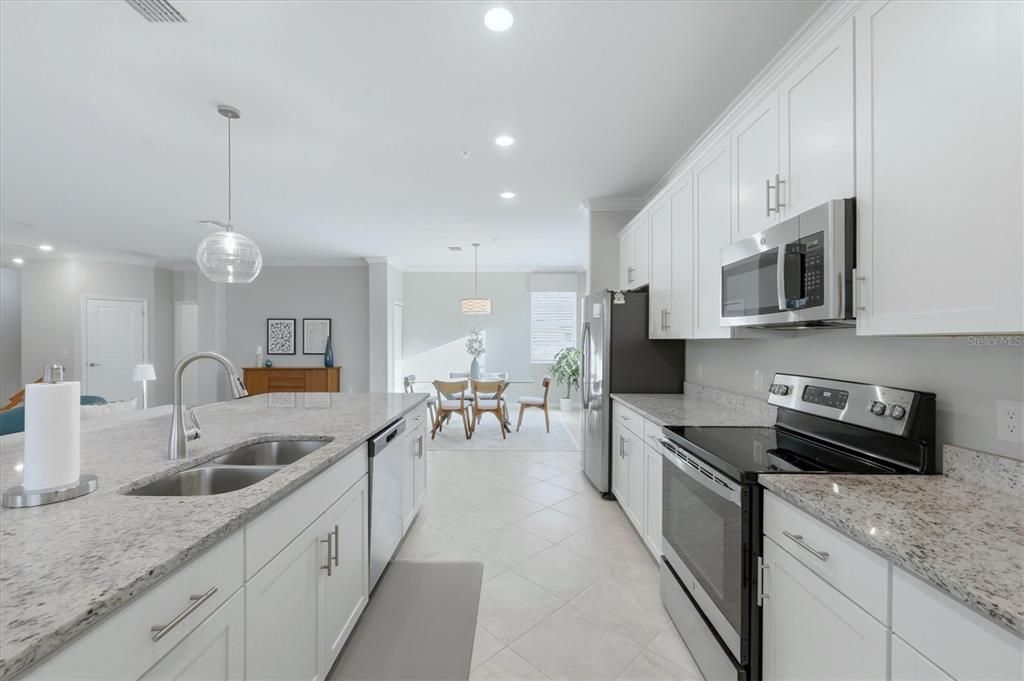 For Sale: $475,000 (3 beds, 2 baths, 2222 Square Feet)