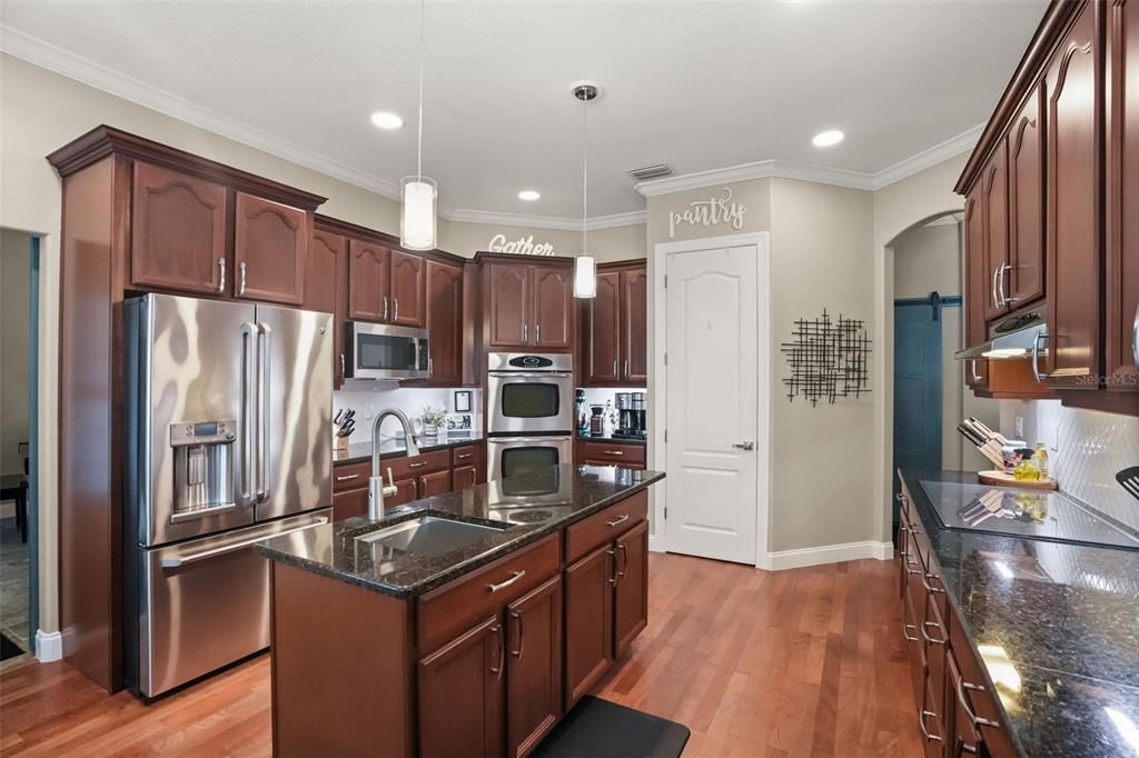 For Sale: $815,000 (4 beds, 3 baths, 3233 Square Feet)