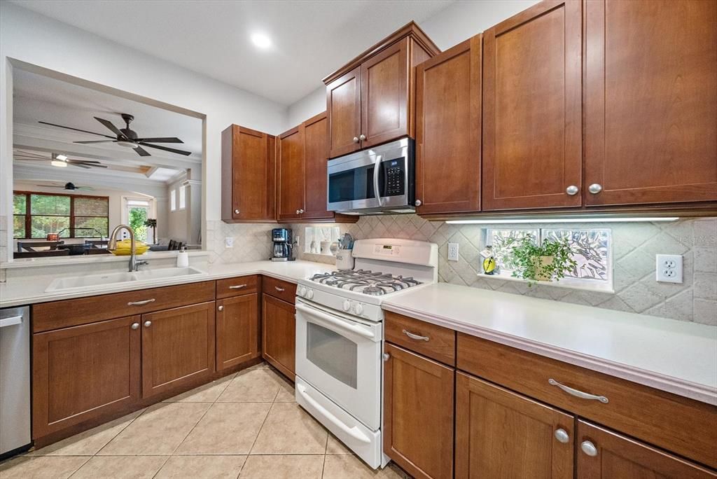 For Sale: $399,900 (3 beds, 2 baths, 1830 Square Feet)
