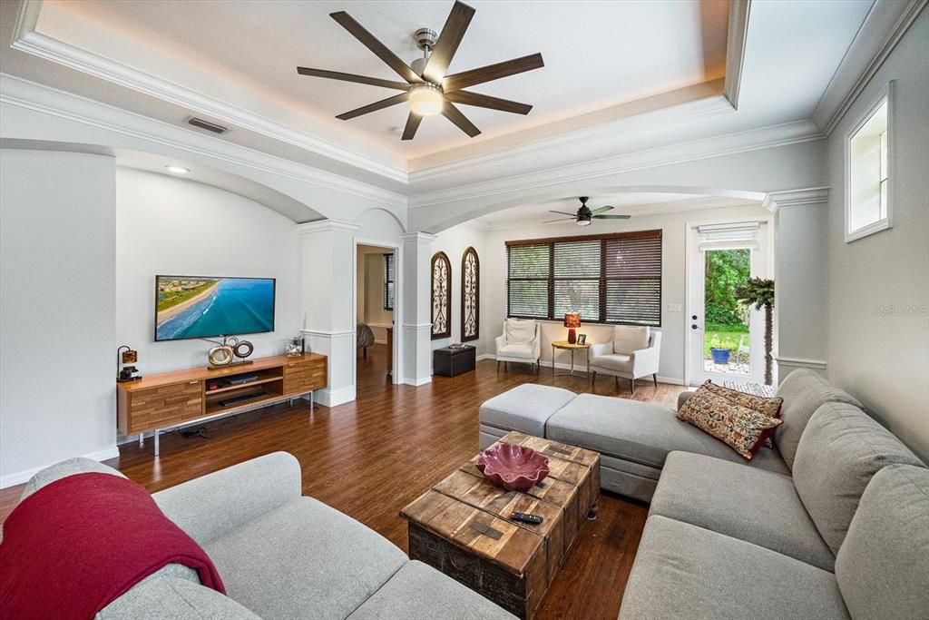 For Sale: $399,900 (3 beds, 2 baths, 1830 Square Feet)
