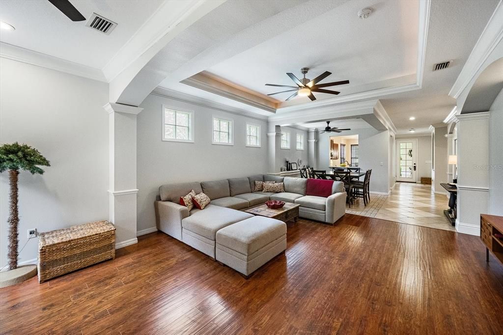 For Sale: $399,900 (3 beds, 2 baths, 1830 Square Feet)