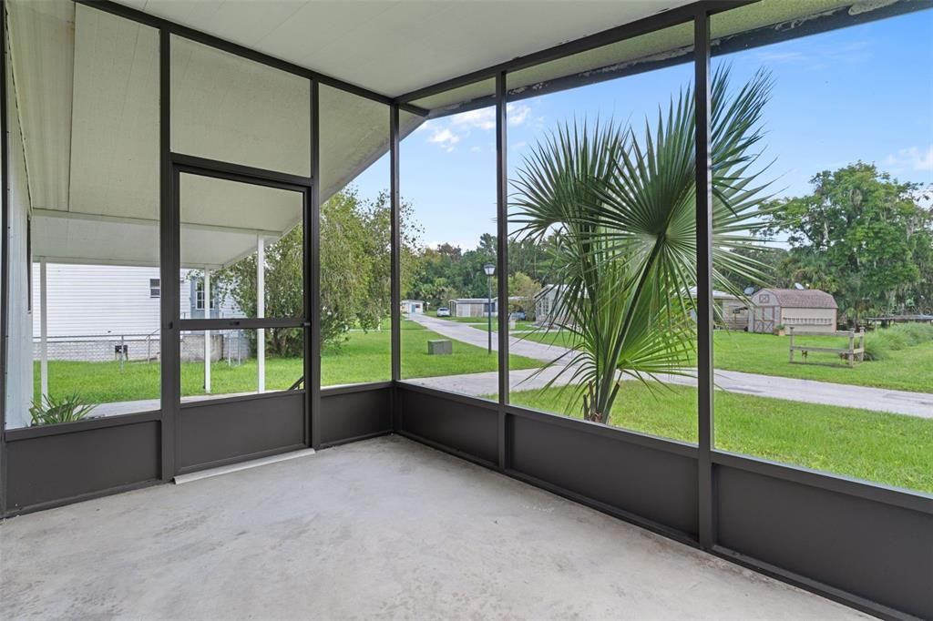 For Sale: $134,950 (2 beds, 2 baths, 1144 Square Feet)