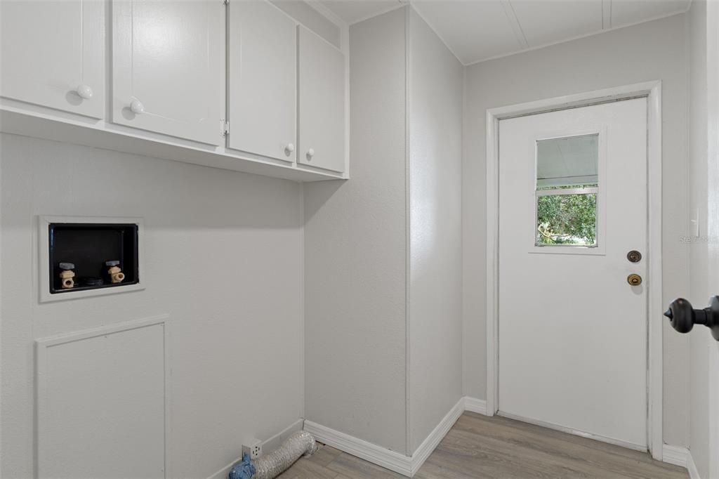 For Sale: $134,950 (2 beds, 2 baths, 1144 Square Feet)