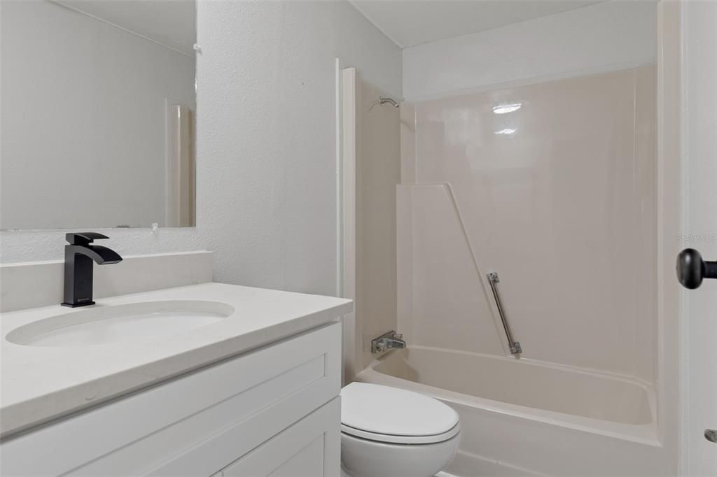 For Sale: $134,950 (2 beds, 2 baths, 1144 Square Feet)