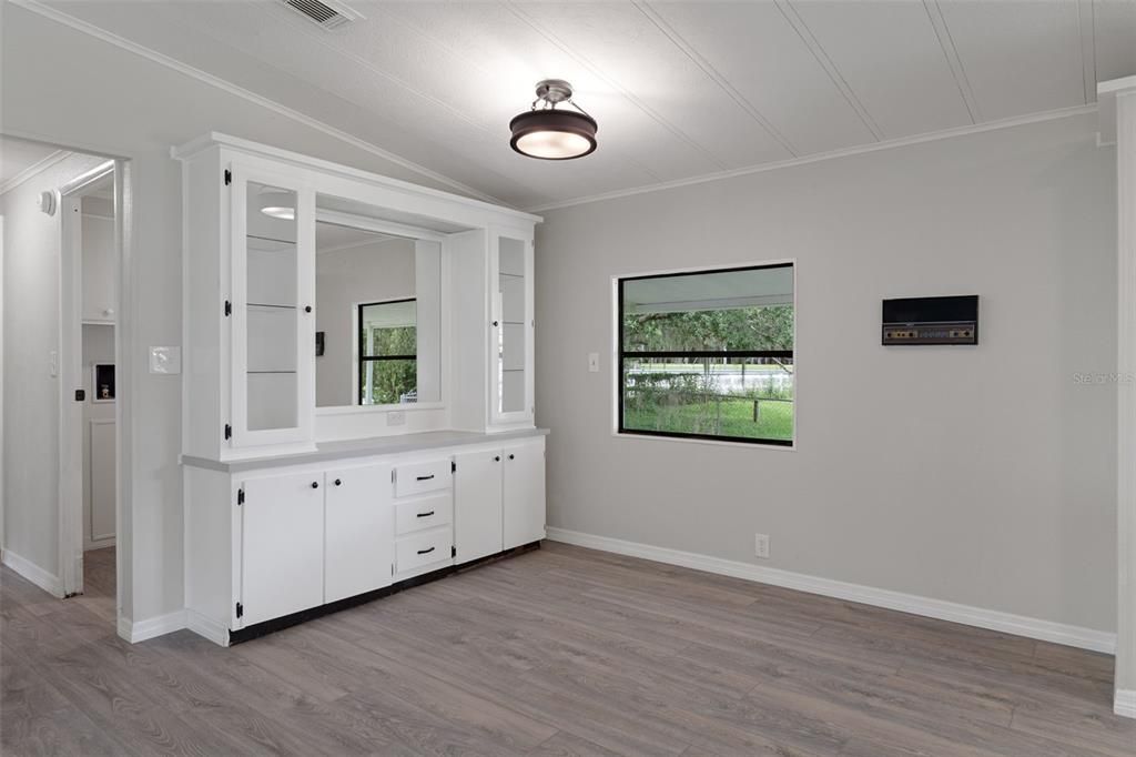 For Sale: $134,950 (2 beds, 2 baths, 1144 Square Feet)