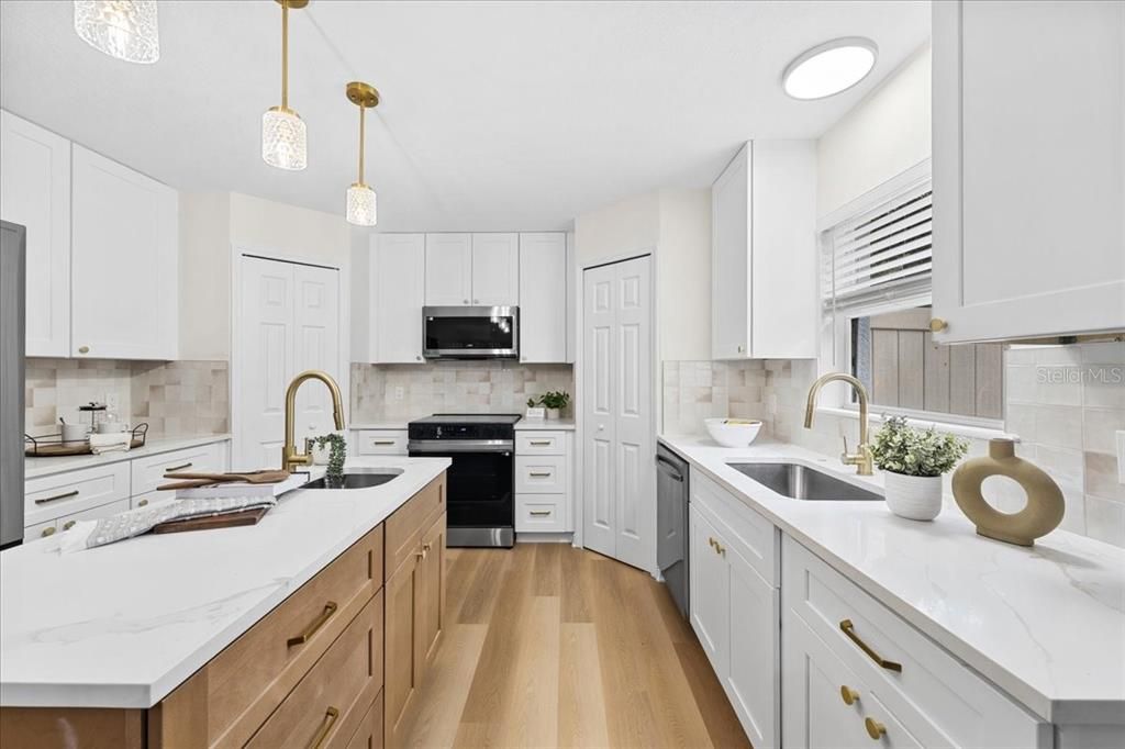 En Venta: $519,900 (5 camas, 3 baños, 2796 Pies cuadrados)