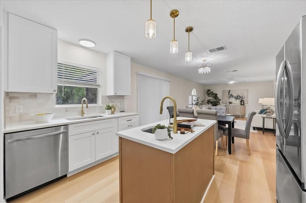 En Venta: $519,900 (5 camas, 3 baños, 2796 Pies cuadrados)