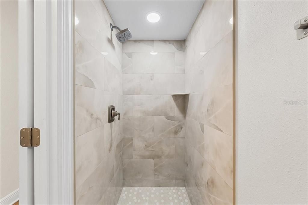 En Venta: $519,900 (5 camas, 3 baños, 2796 Pies cuadrados)