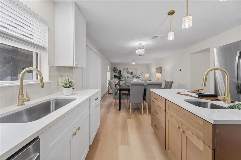 En Venta: $519,900 (5 camas, 3 baños, 2796 Pies cuadrados)