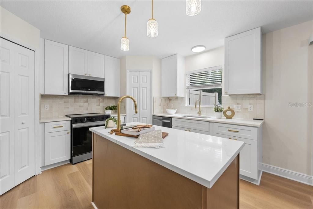 En Venta: $519,900 (5 camas, 3 baños, 2796 Pies cuadrados)