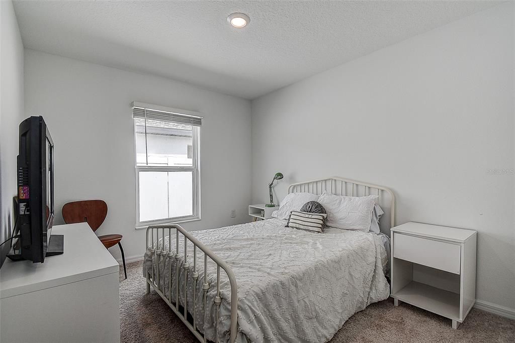 For Sale: $274,900 (3 beds, 2 baths, 1279 Square Feet)