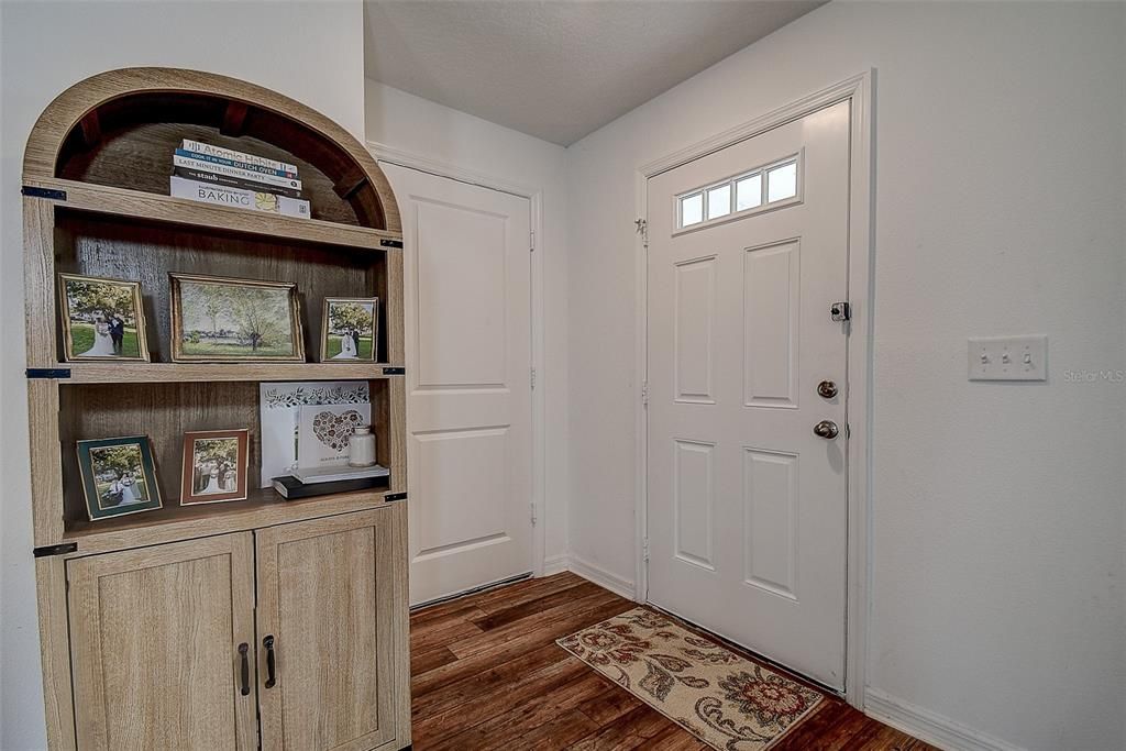 For Sale: $274,900 (3 beds, 2 baths, 1279 Square Feet)