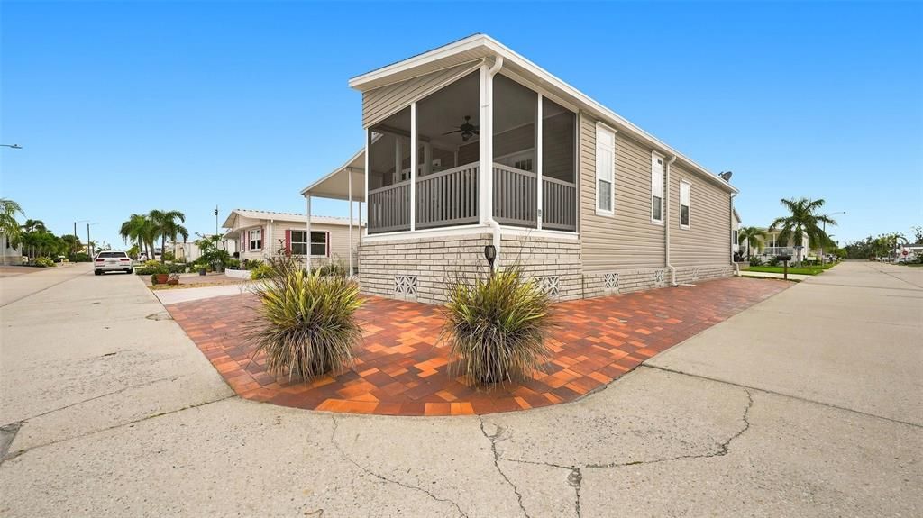 For Sale: $495,000 (2 beds, 2 baths, 1248 Square Feet)