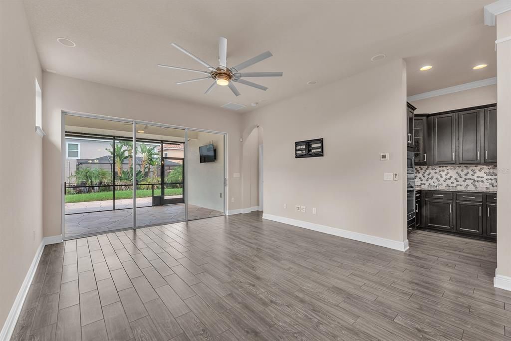 For Sale: $529,900 (4 beds, 3 baths, 2383 Square Feet)