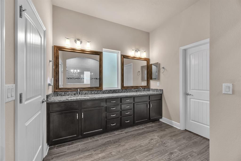For Sale: $529,900 (4 beds, 3 baths, 2383 Square Feet)