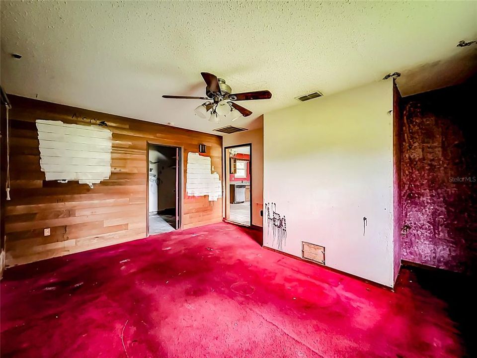 For Sale: $189,000 (4 beds, 2 baths, 2221 Square Feet)