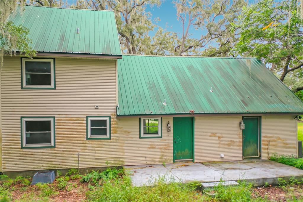 For Sale: $189,000 (4 beds, 2 baths, 2221 Square Feet)