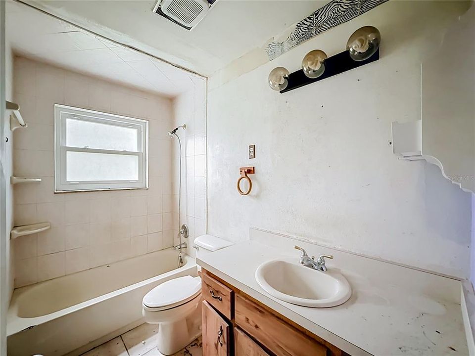 For Sale: $189,000 (4 beds, 2 baths, 2221 Square Feet)