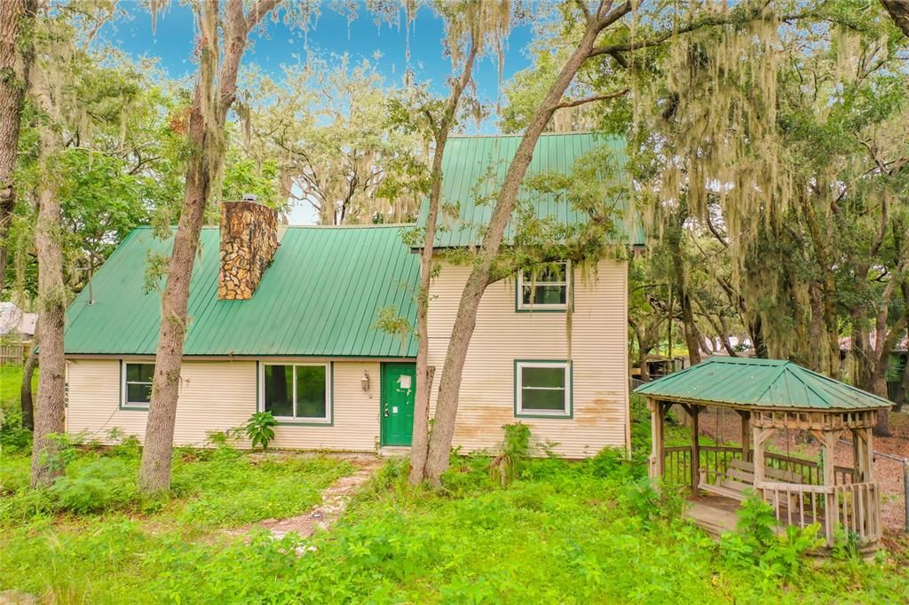 For Sale: $189,000 (4 beds, 2 baths, 2221 Square Feet)