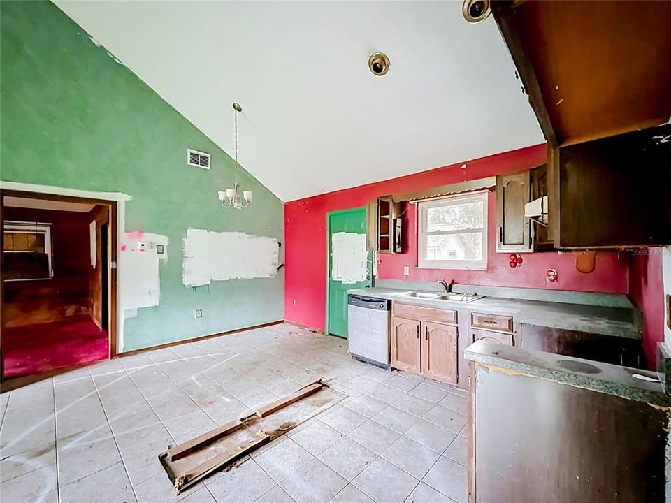 For Sale: $189,000 (4 beds, 2 baths, 2221 Square Feet)