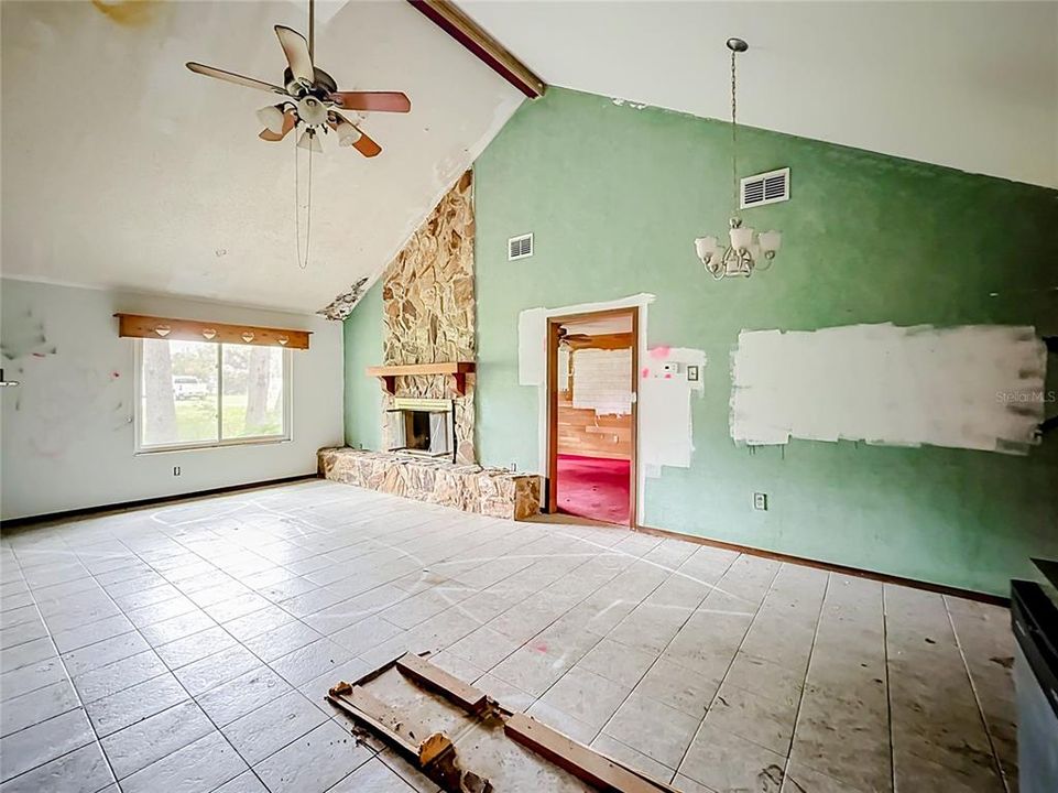 For Sale: $189,000 (4 beds, 2 baths, 2221 Square Feet)