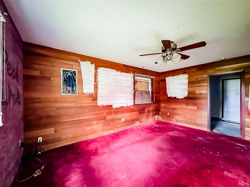 For Sale: $189,000 (4 beds, 2 baths, 2221 Square Feet)