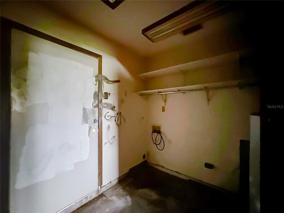 For Sale: $189,000 (4 beds, 2 baths, 2221 Square Feet)