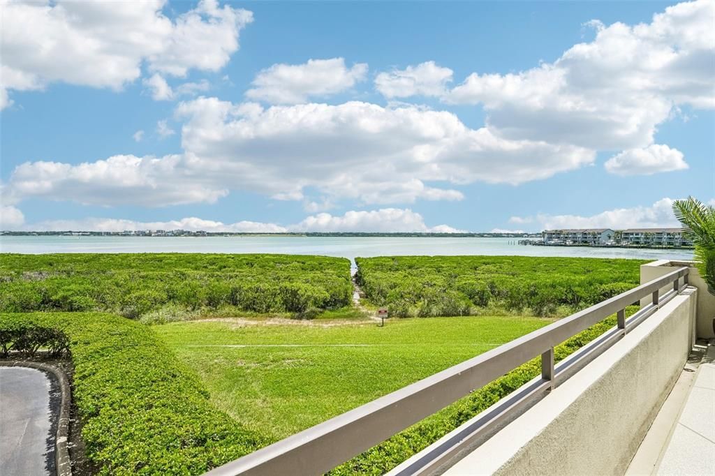 待售: $850,000 (3 贝兹, 2 浴室, 2130 平方英尺)
