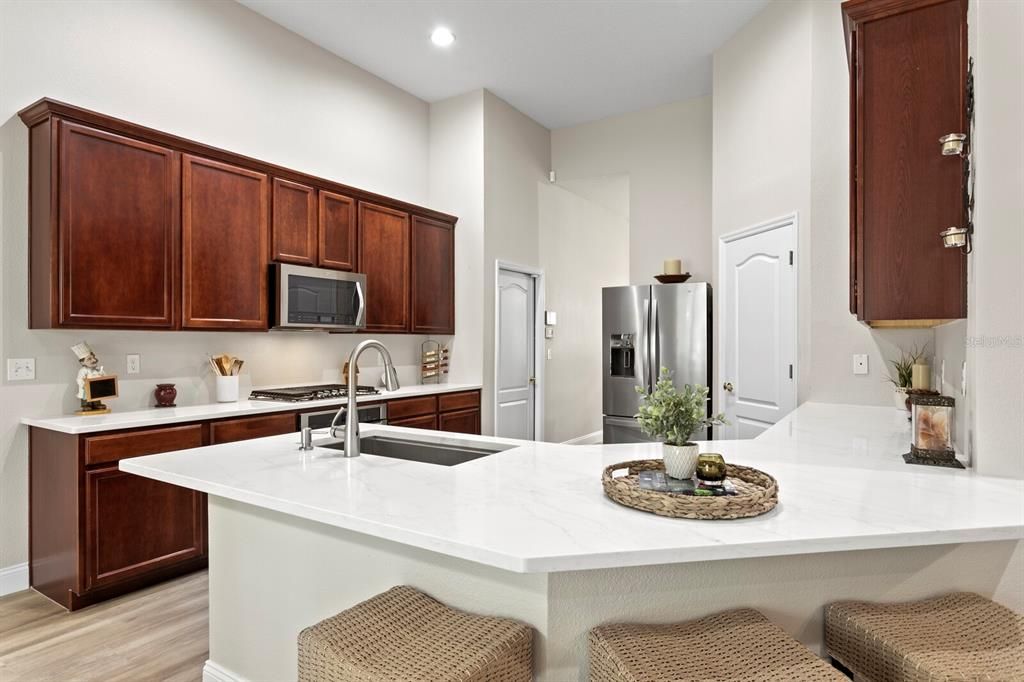 En Venta: $609,900 (4 camas, 3 baños, 2613 Pies cuadrados)