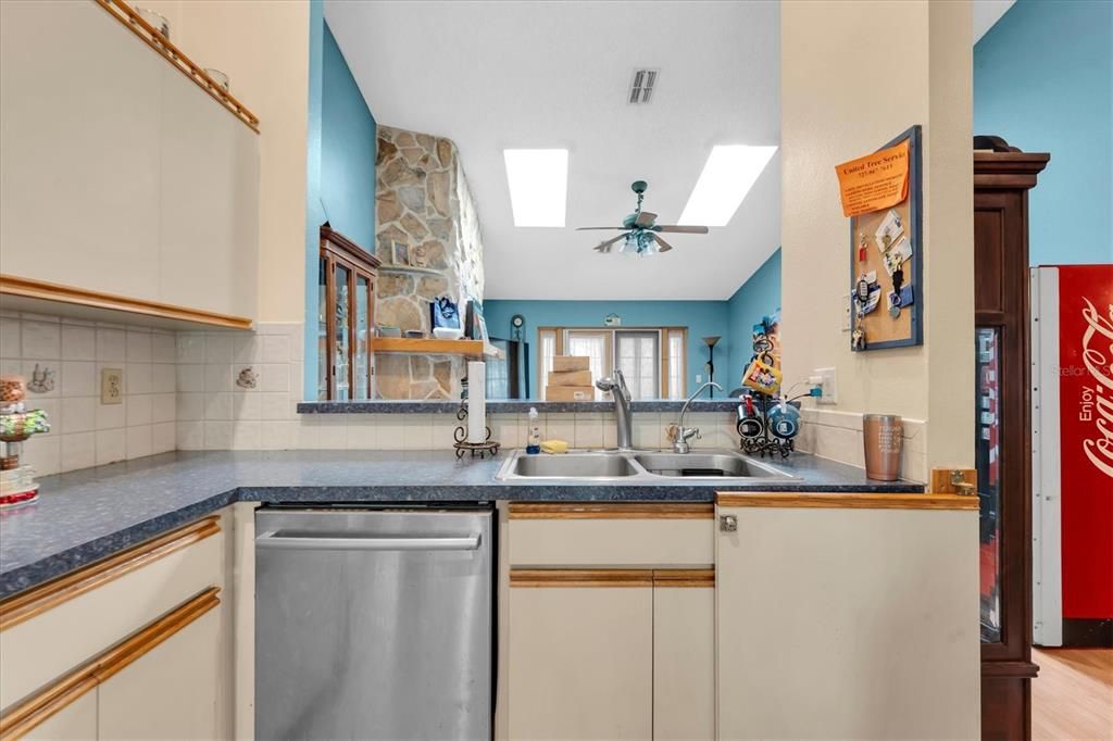 En Venta: $310,000 (3 camas, 2 baños, 1393 Pies cuadrados)