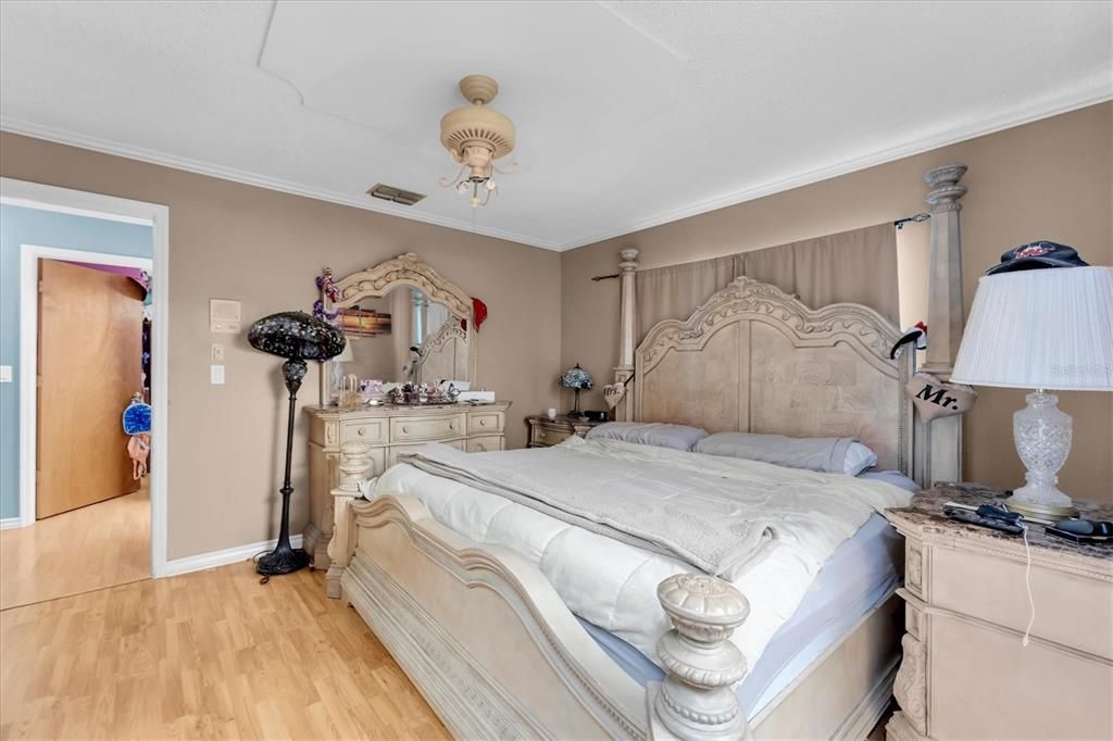 En Venta: $310,000 (3 camas, 2 baños, 1393 Pies cuadrados)