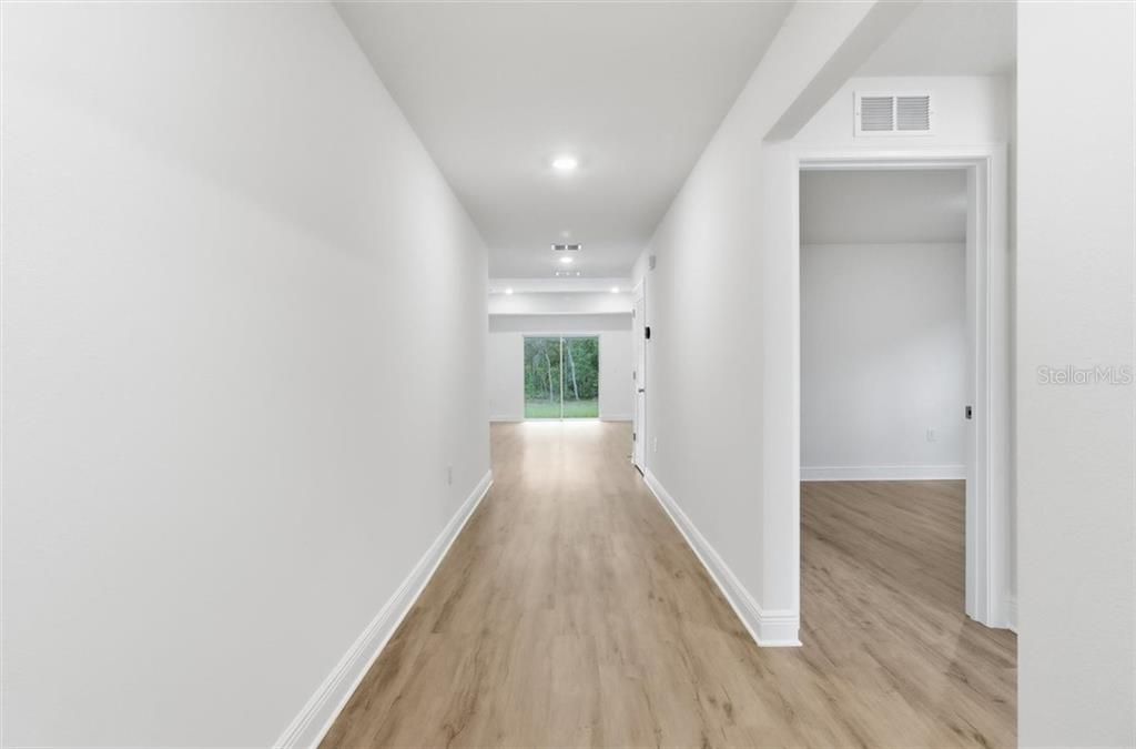 En Venta: $329,990 (4 camas, 3 baños, 1902 Pies cuadrados)